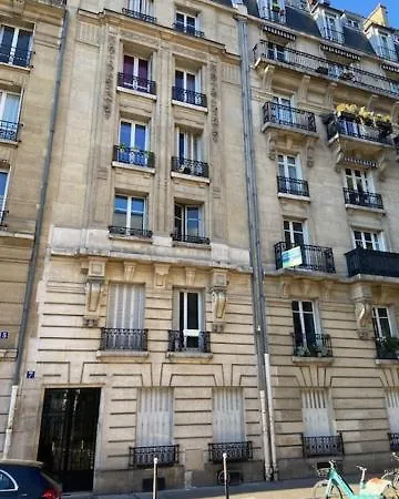 2p Montmartre パリ